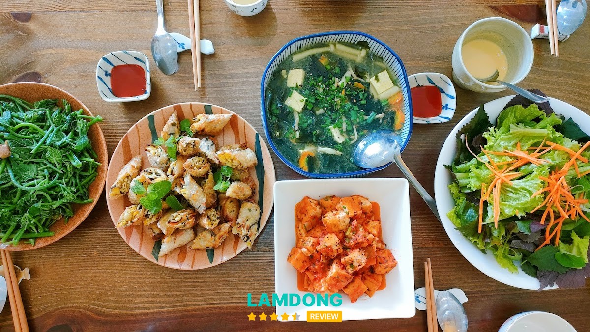 Santosha Yoga Home tiệm chay vegetarian