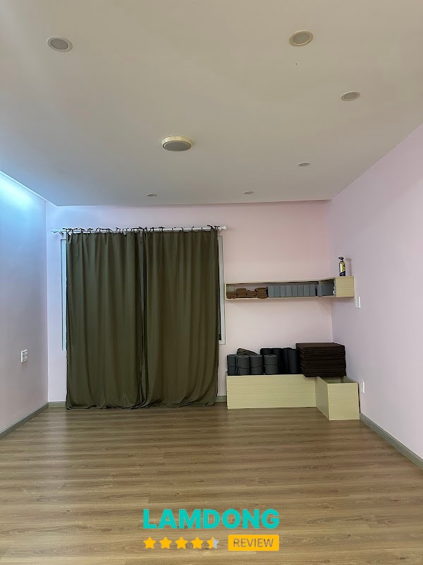 Trong Lành Yoga Wellness Kundalini Yoga