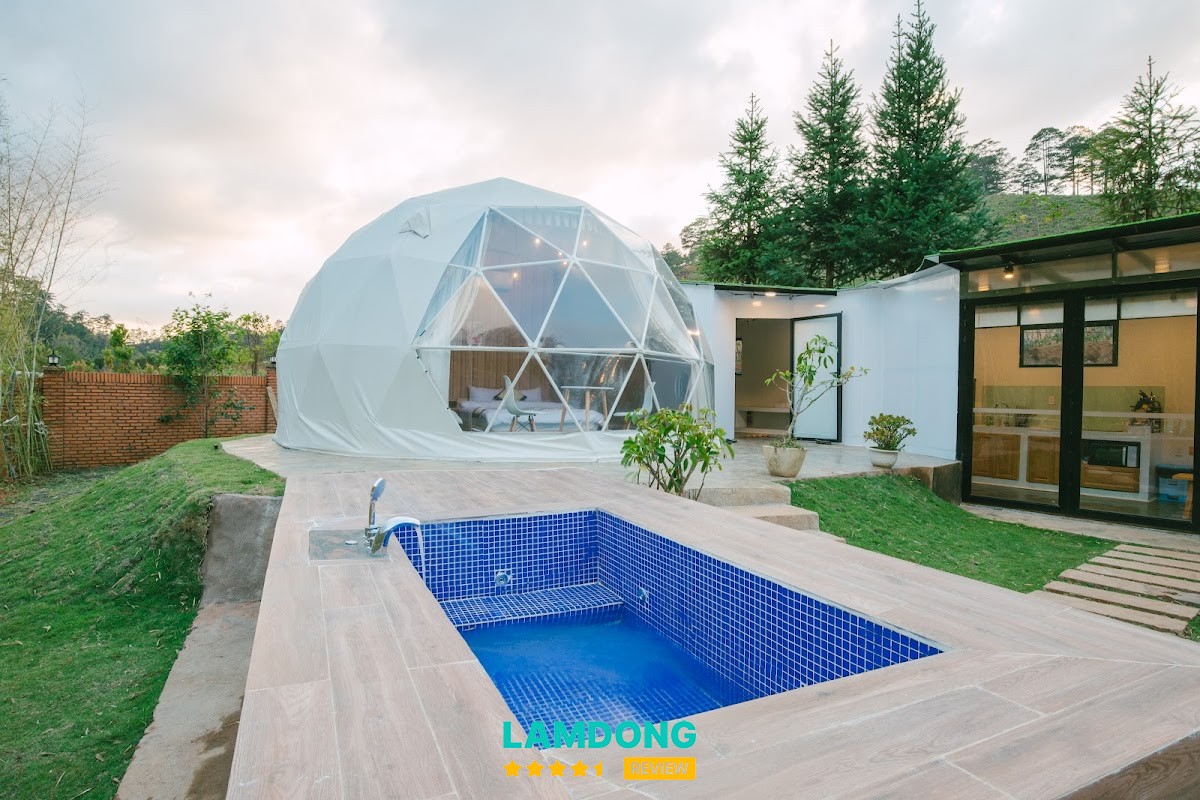 Shanti Wellness Sanctuary không gian xanh