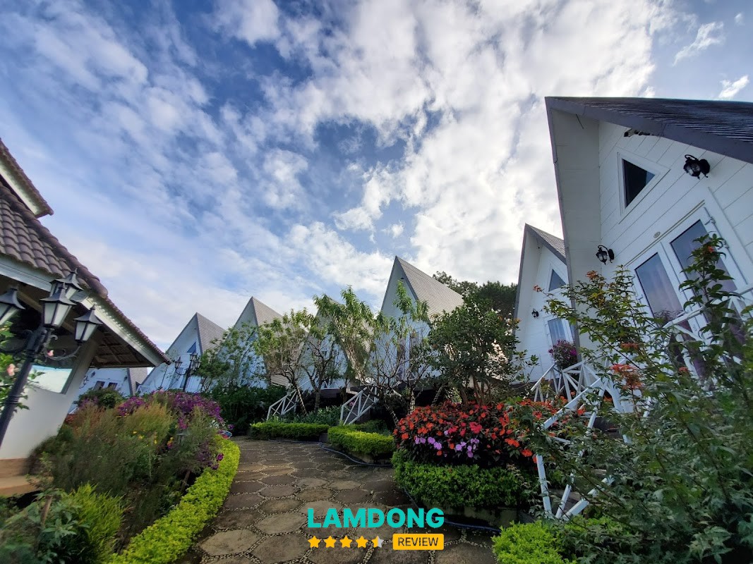 Lâm Phượng Các Hill – view thành phố Đà Lạt