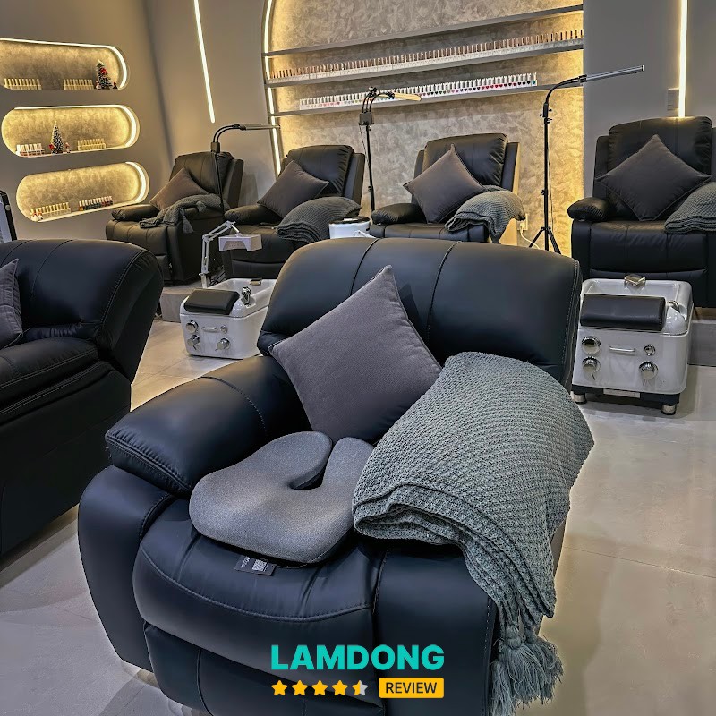 Luna Nail & Makeup – không gian làm đẹp