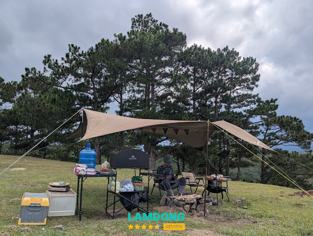 Địa điểm camping tự túc Đồi cỏ hồng