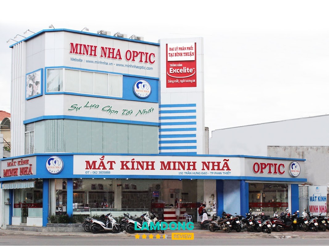 Mắt Kính Minh Nhã – không gian chọn kính