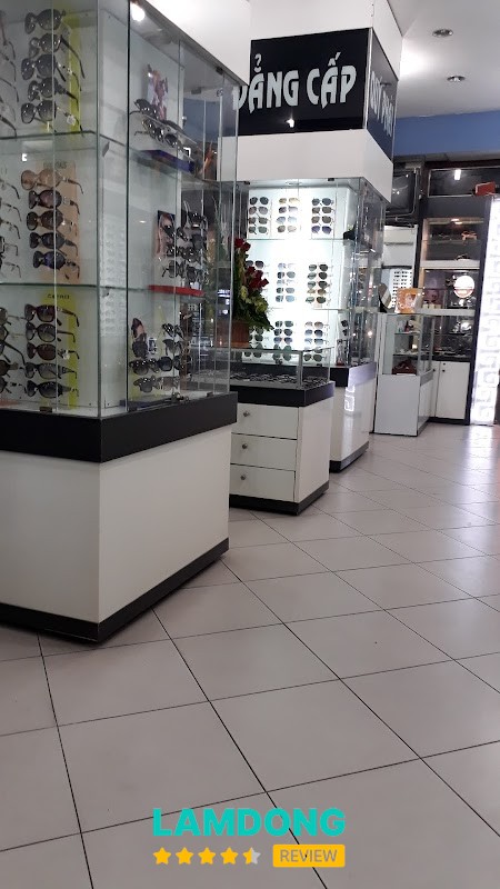 EDEN Optic – không gian cửa hàng
