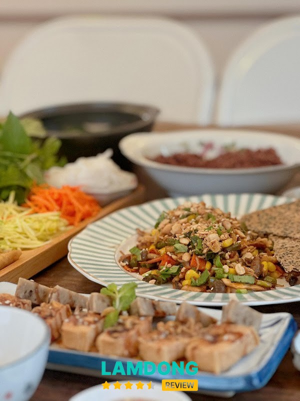 Lơghim – món chay và cafe