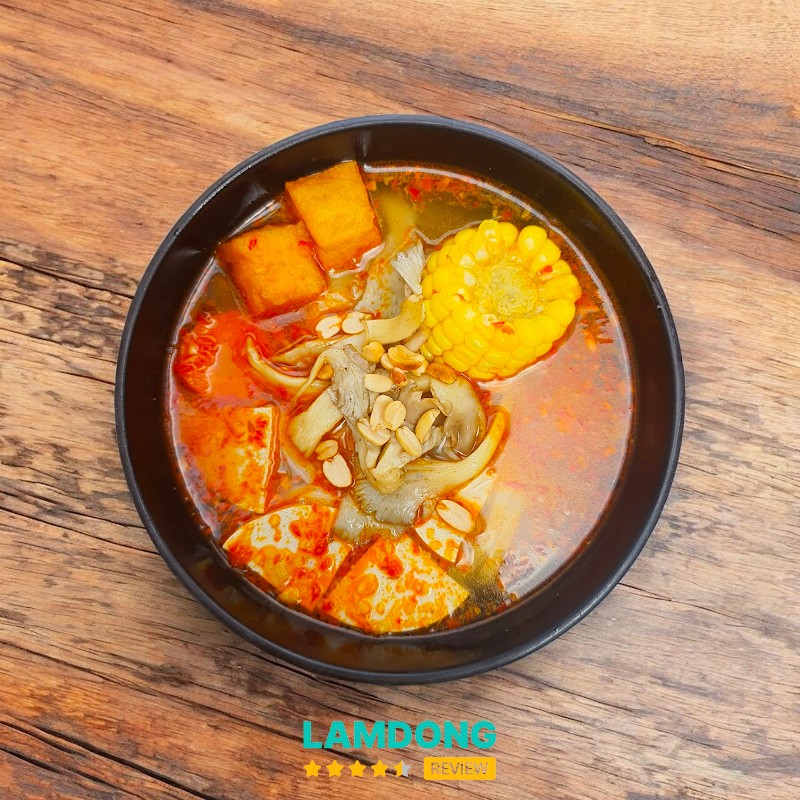 Tiệm Chay Tâm An – sân vườn