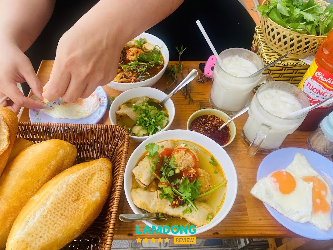 Bánh mì xíu mại Phương – xíu mại viên to