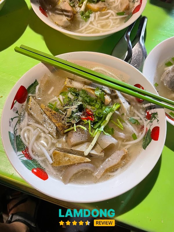 Bánh Canh Chả Cá Út – tô bánh canh chả cá