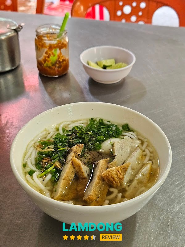 Bánh Canh Xíu – không gian quán