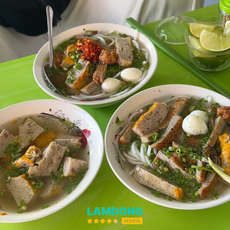 Bánh Canh Chả Cá Cô Xí – quán ở Mũi Né