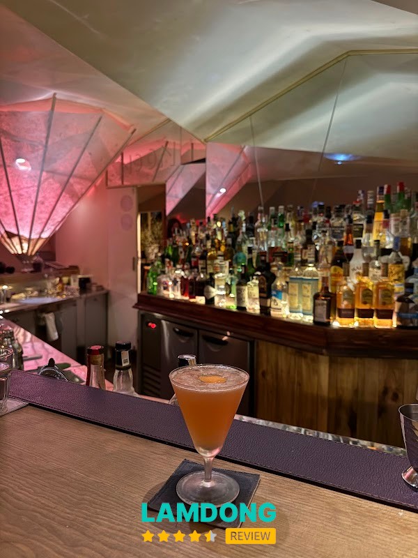NOBAR DALAT không gian quầy bar
