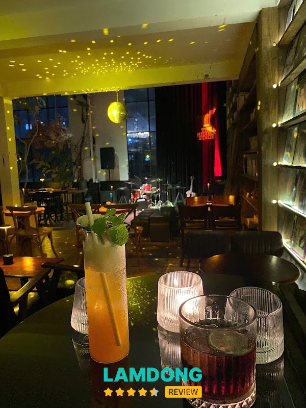 DEEM Cocktail Bar acoustic Đà Lạt