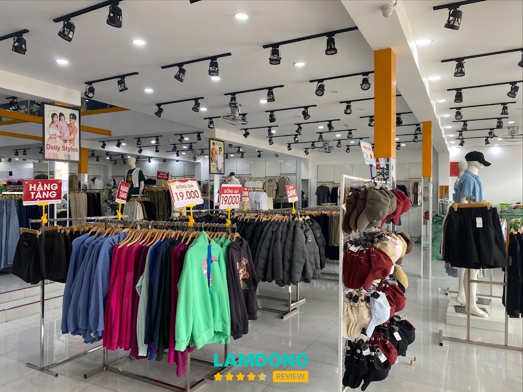 FM Đà Lạt - không gian mua sắm