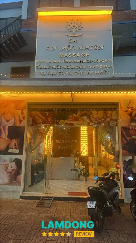 An Mộc Nhiên Gia Nghĩa – phòng trị liệu