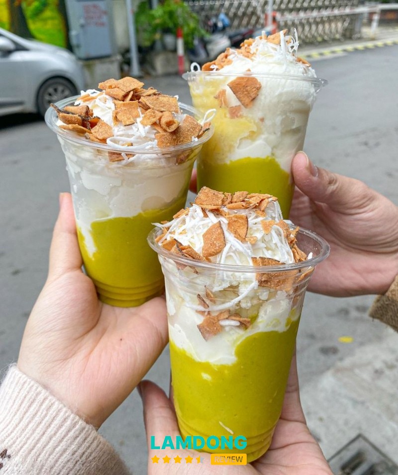 Ly kem bơ Đà Lạt béo mịn với kem dừa