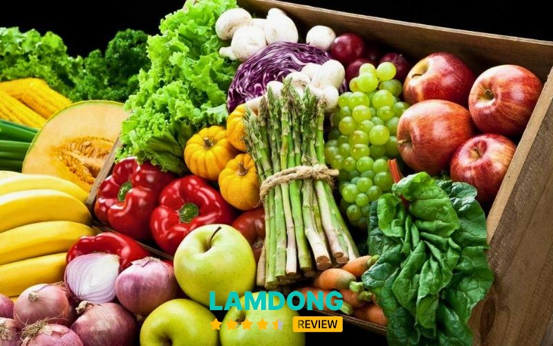 Rau củ tươi xanh Đà Lạt tại chợ địa phương