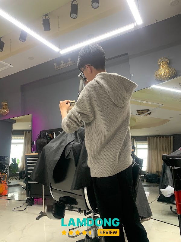 Cut N Shave Station – dịch vụ cắt tóc nam Đà Lạt