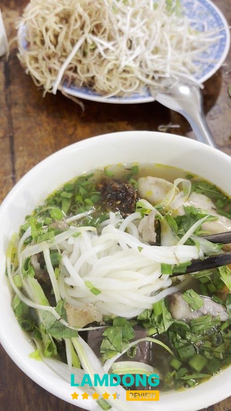 Tô bún bò tại O Thuận