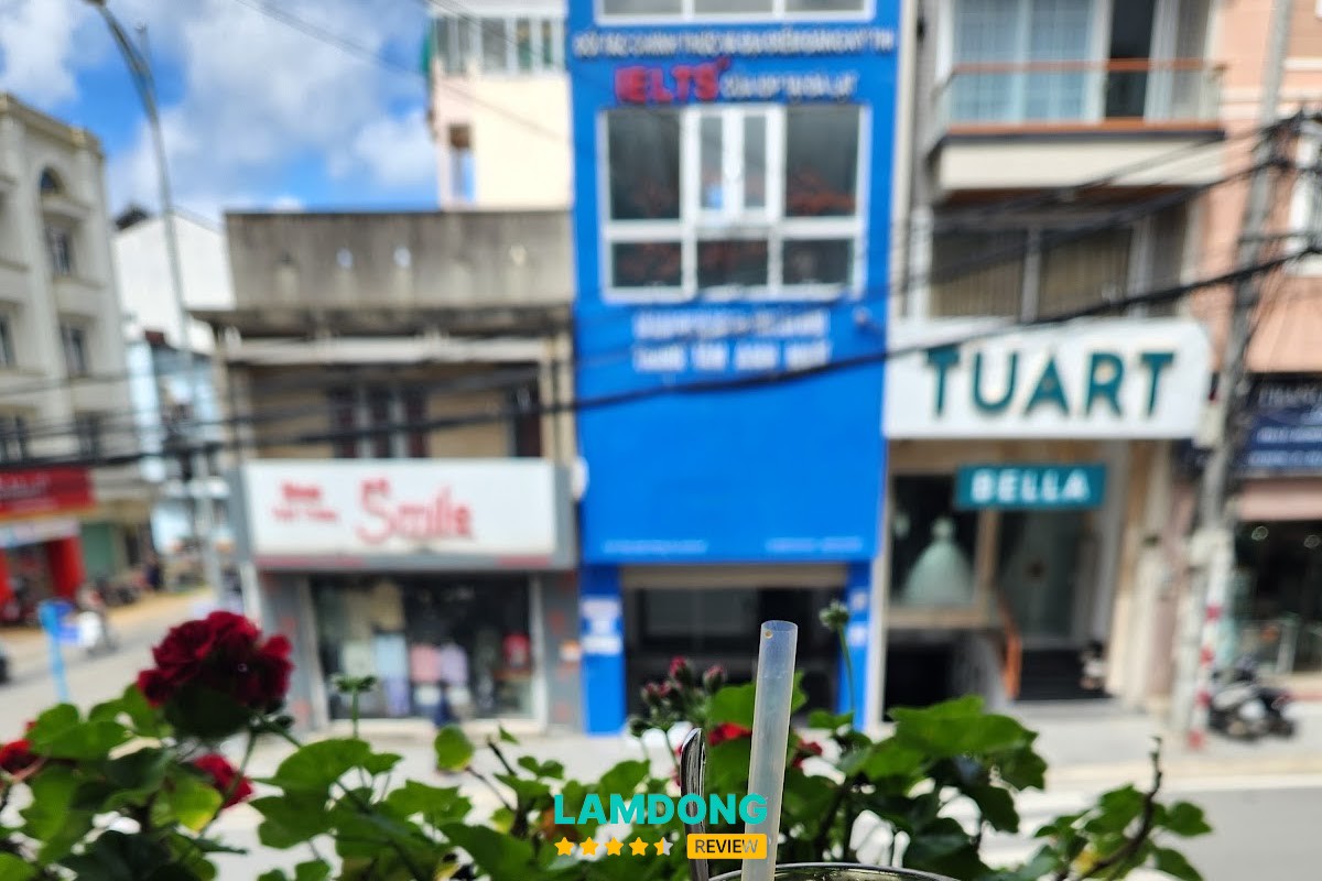 Không gian Dear Táo Coffee