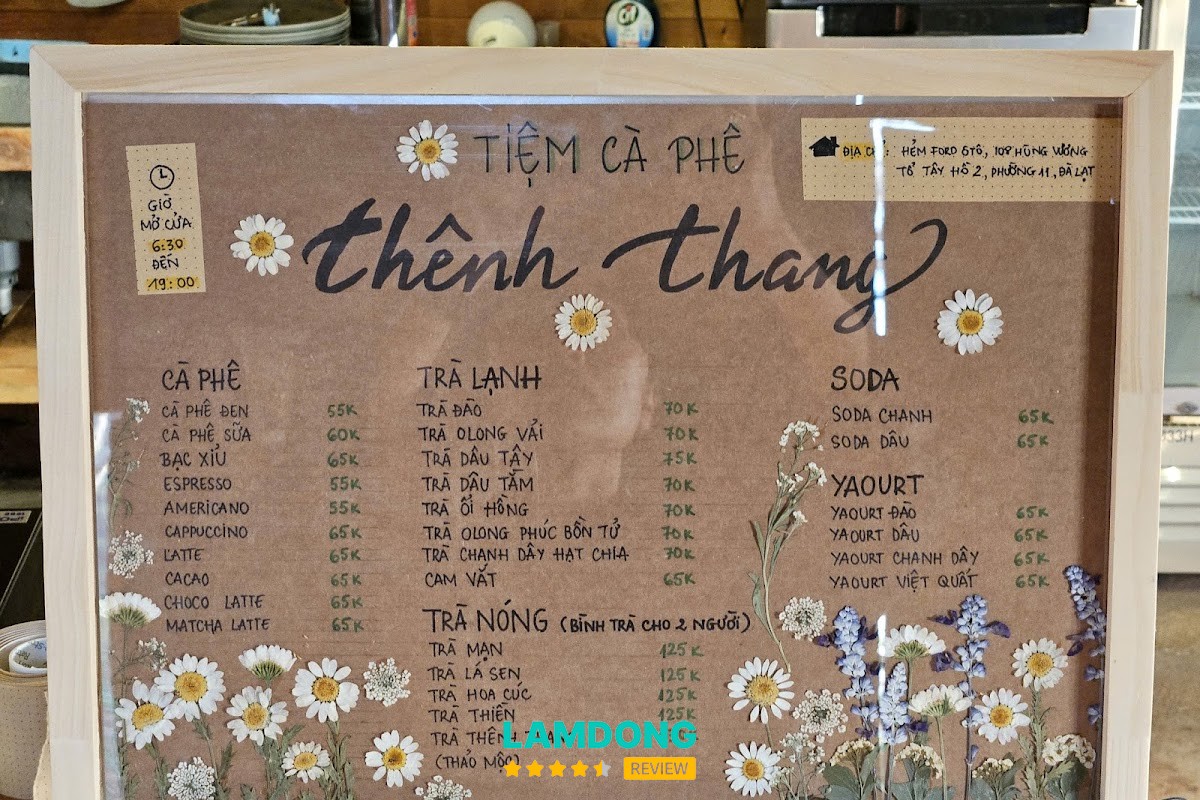 Không gian Tiệm cà phê Thênh Thang