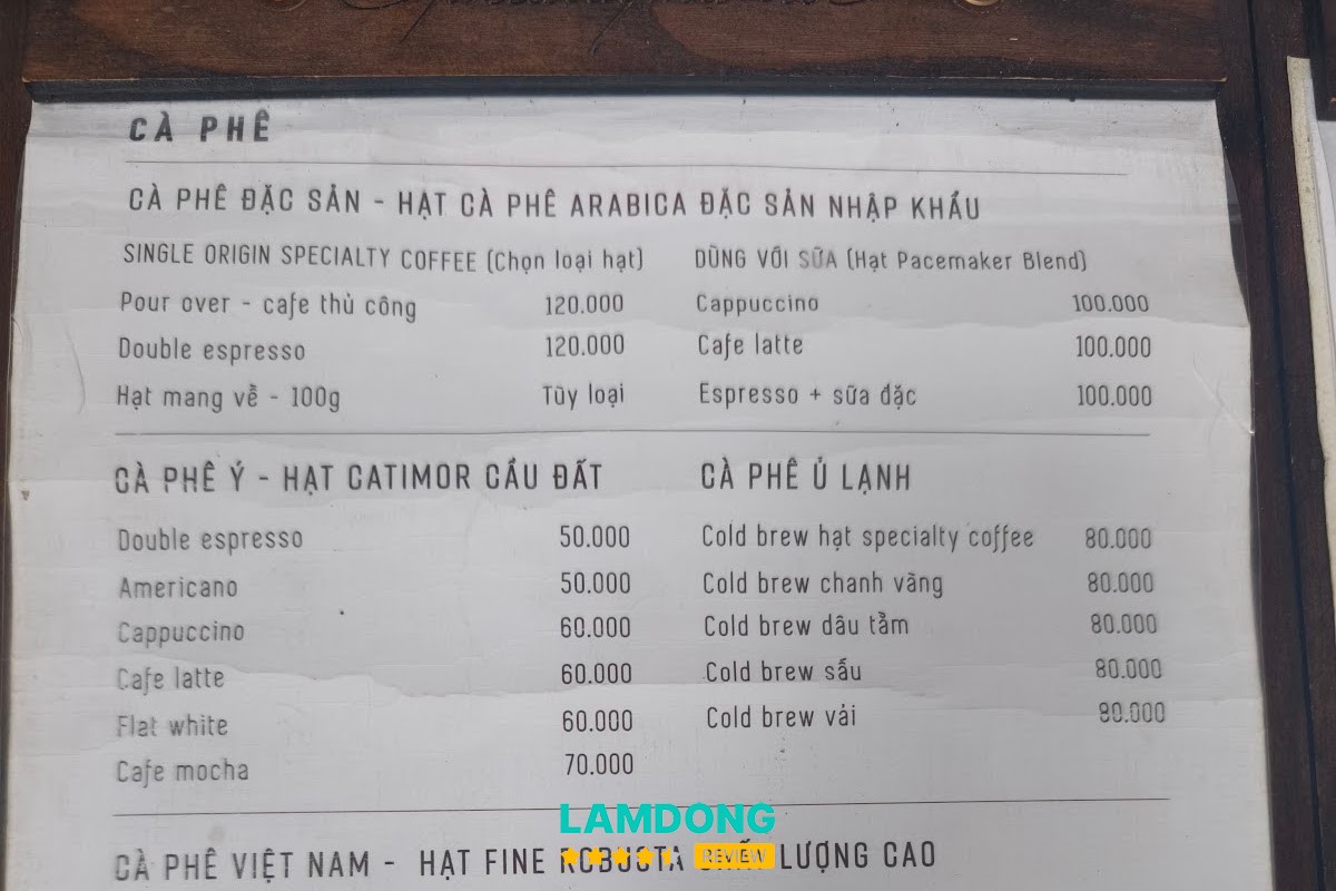 Không gian Tiệm cà phê phía tây mặt trời