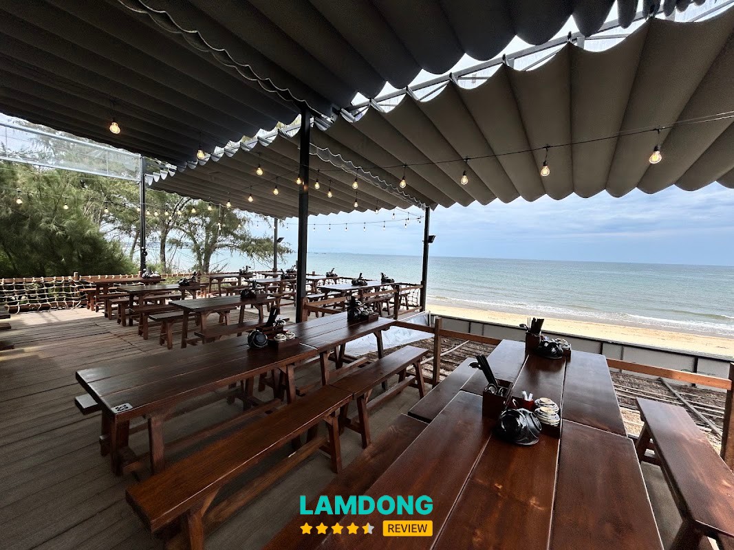 Hình ảnh tại Cơm nhà view biển