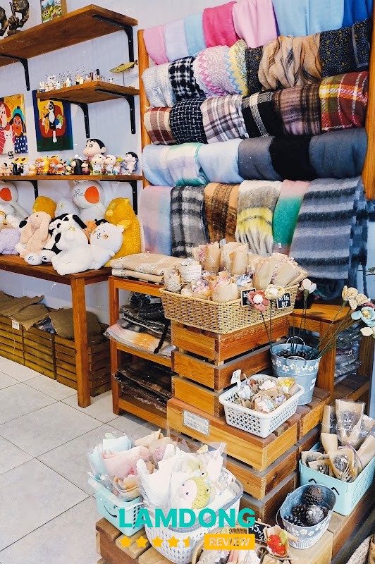 Trải nghiệm tại Tiệm Quả Thông