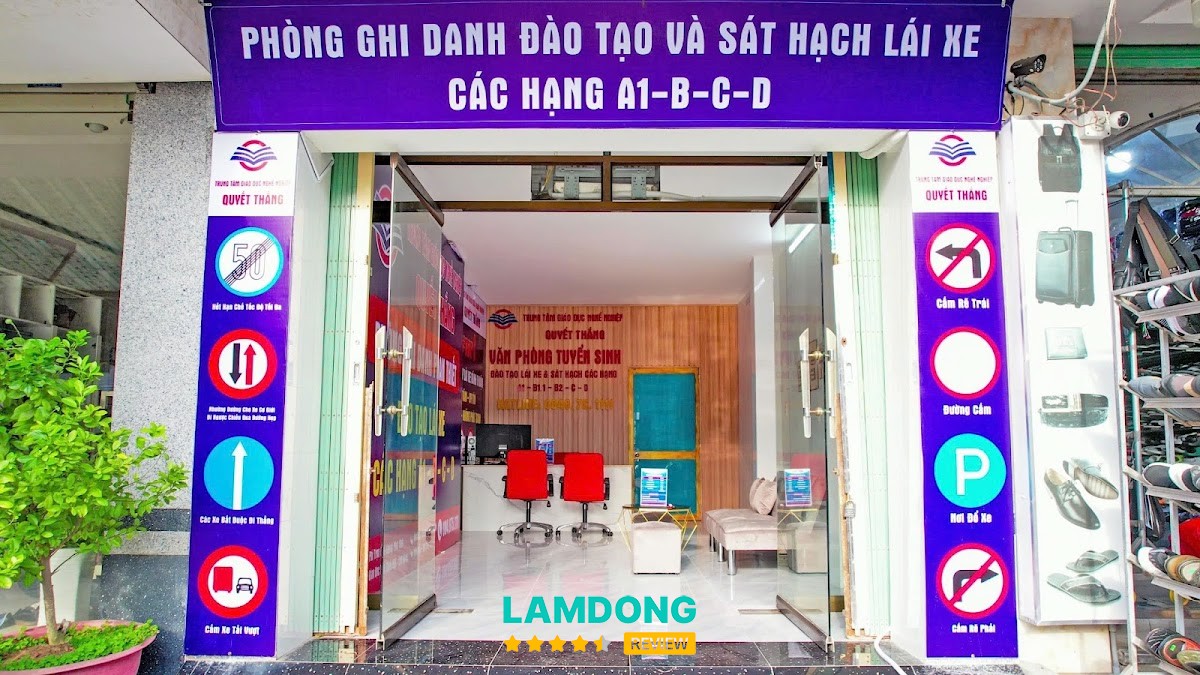 Phòng Ghi Danh Đào Tạo Lái Xe Ô Tô Quyết Thắng – tư vấn học lái xe