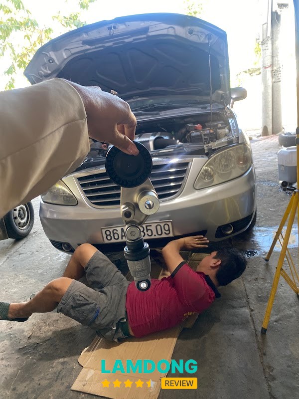 Garage sửa chữa ô tô Bình Thuận khu vực sửa chữa