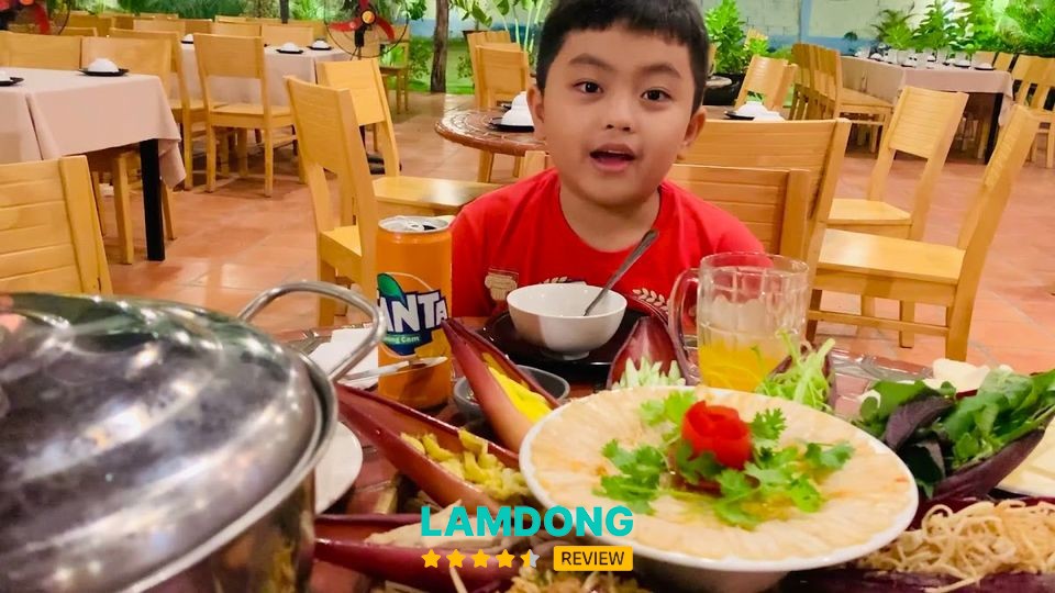 Món ăn tại Nhà hàng Năm Dư Mũi Né