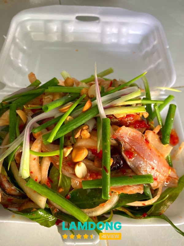 Gỏi cá trích Hằng – món cá trích tươi và chả cuốn