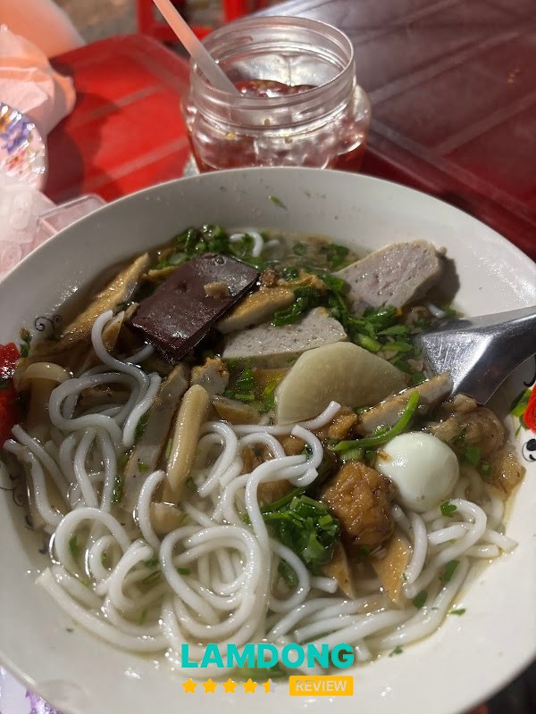 Duy Dương – quán chả cuốn cá trích local