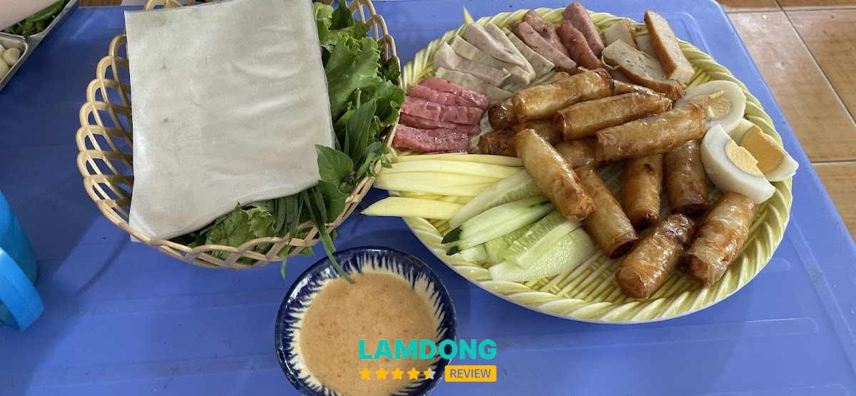 Dung Chả Cuốn Cá Trích – rau và nước chấm