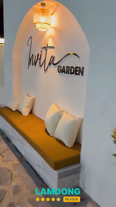 Không gian sân vườn tại Invita Garden Villa