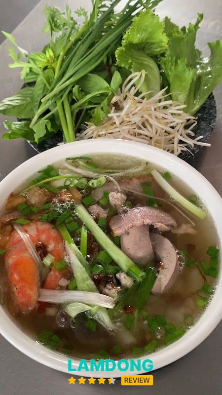 Hủ tiếu tại Tiệm Mỳ Minh Ký