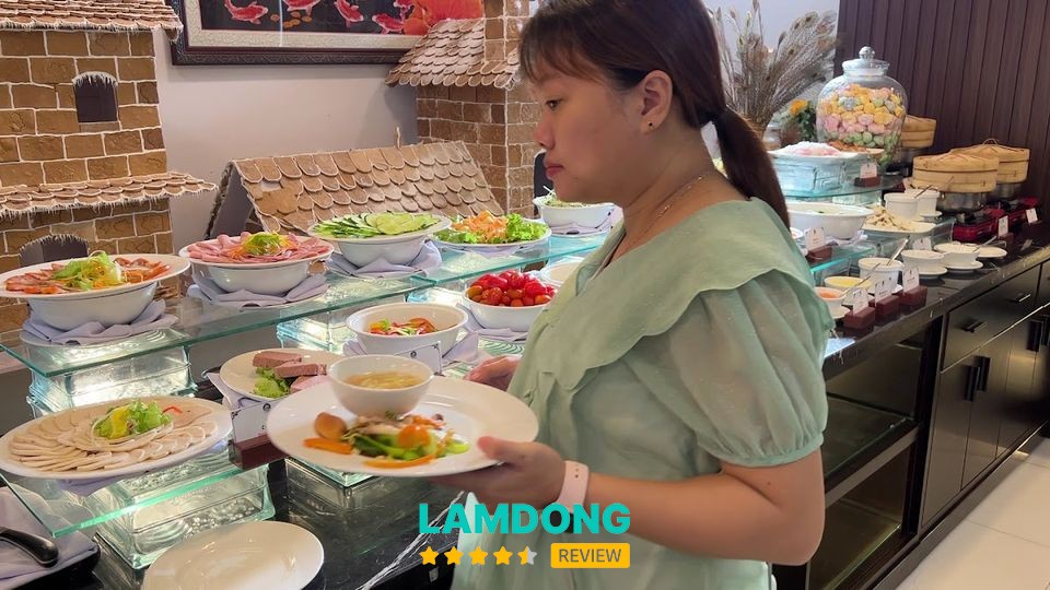 Phòng tại khách sạn Hoàng Long