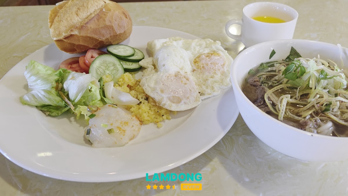 Không gian bên trong Saphir Da Lat Hotel