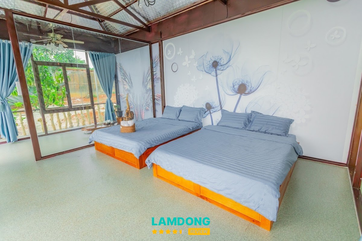 Phương Nam Gia Trang – view hồ và nông trại