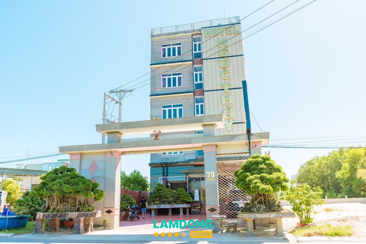 Khách Sạn Ngọc Thủy Cam Bình La Gi