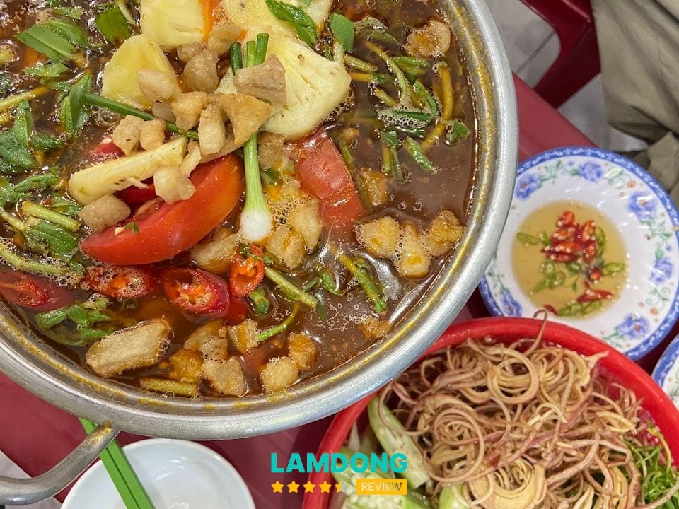 Món ăn tại Lẩu cá Sáng Nhỏ