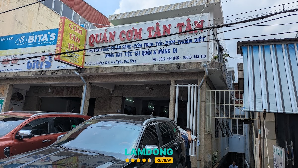 Quán cơm Tân Tân Gia Nghĩa