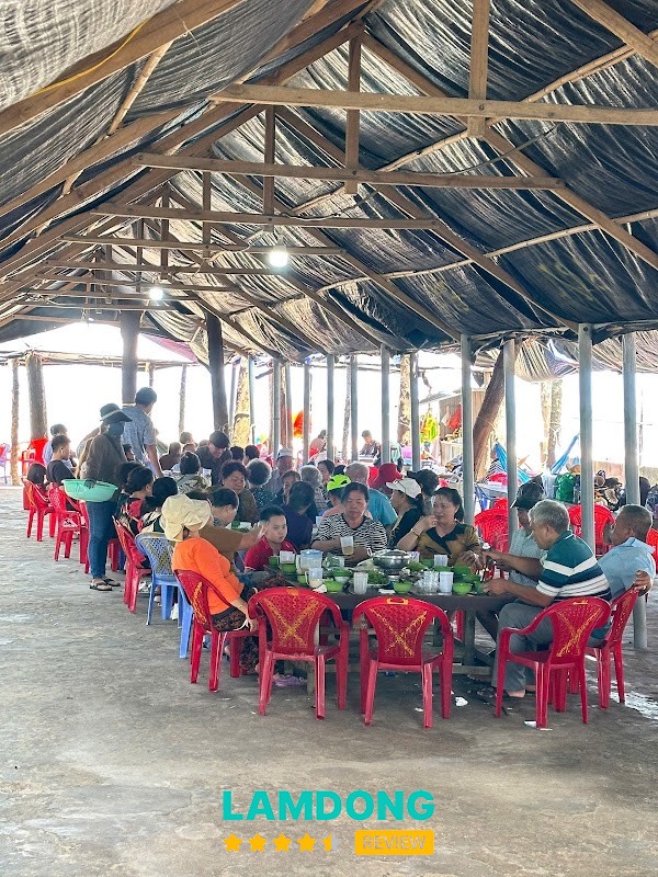 Hải sản tại Quán Thúy Lại