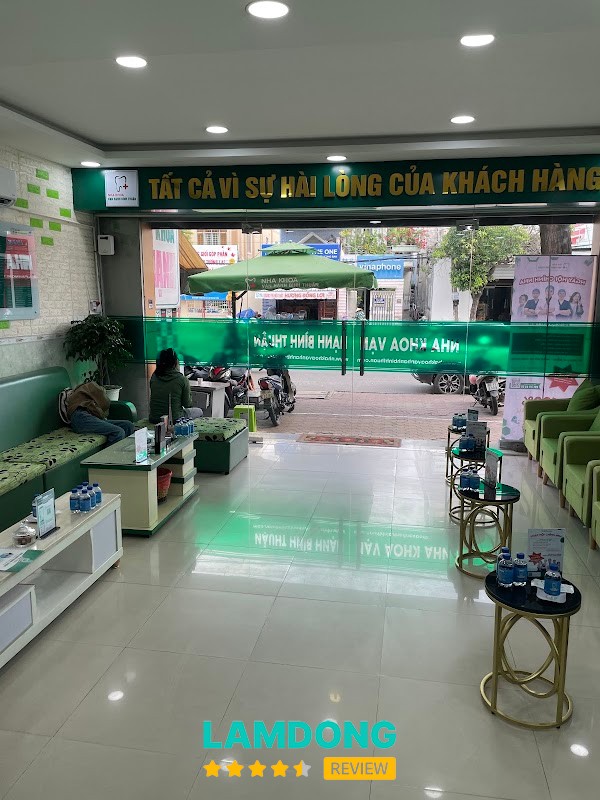 Hình ảnh tại Nha Khoa Vạn Hạnh Bình Thuận