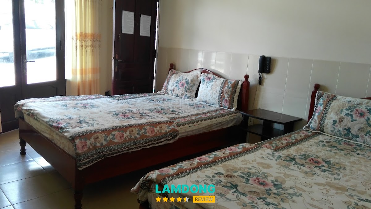 Phòng Nhà nghỉ du lịch Nguyên Vũ