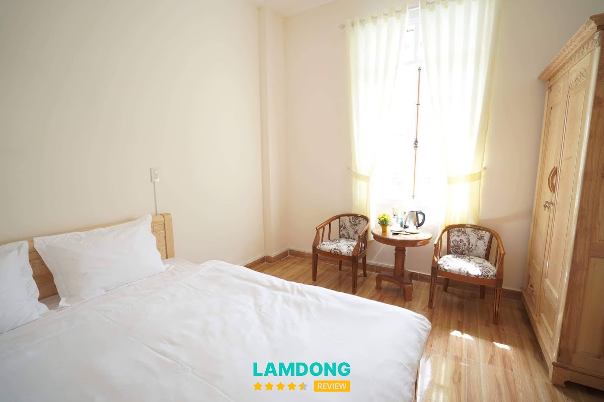 Phòng Nhà Nghỉ Hoàng Hoa
