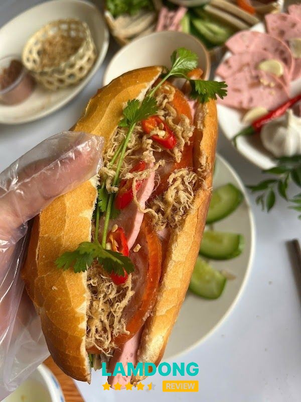 Bánh mì chờ tại Phan Thiết