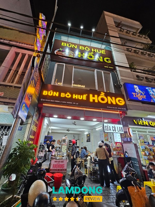 Không gian Bún Bò Huế Hồng