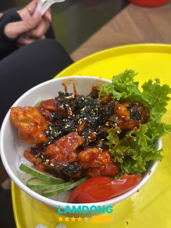 Không gian Bánh Tráng nướng Dì Đinh