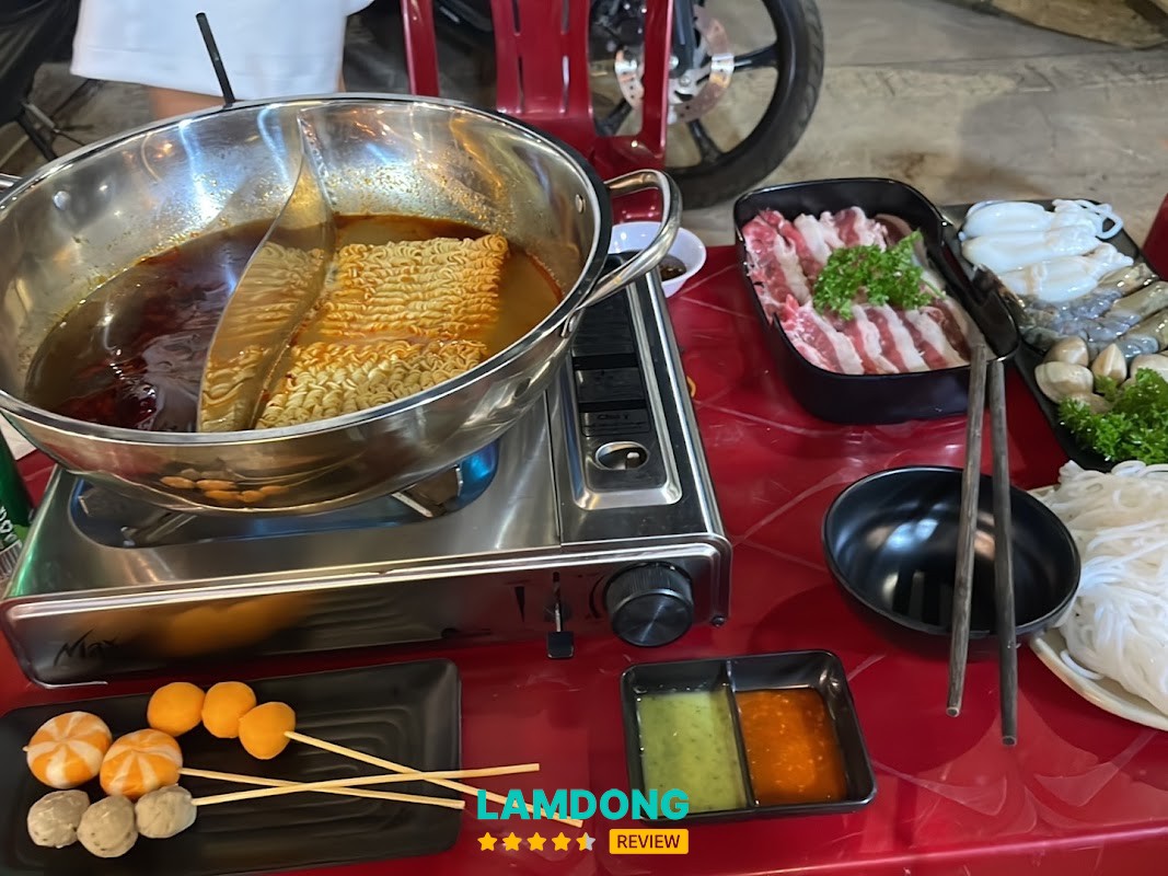 Không gian Nàng Hoa - Lẩu nhúng và Ăn vặt