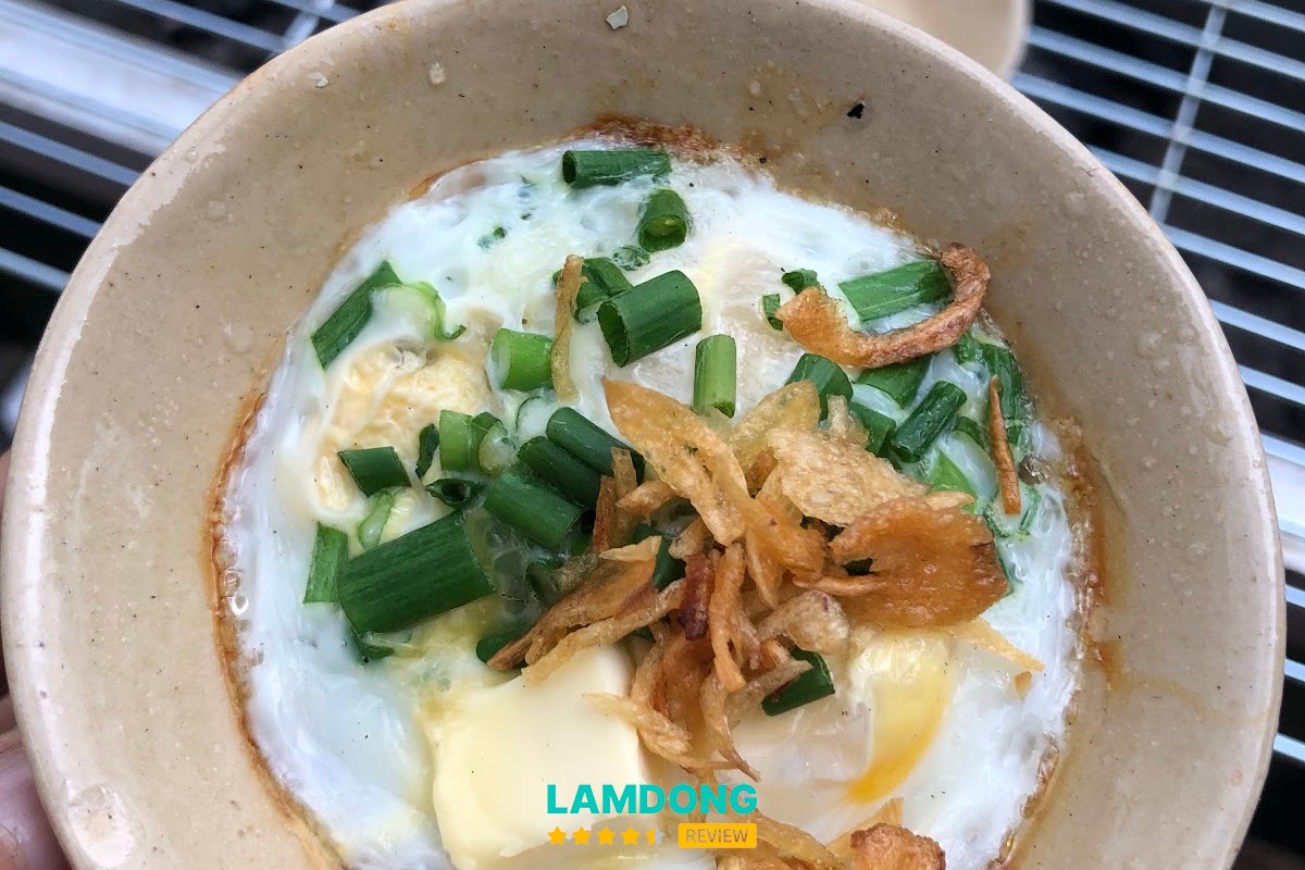 Hình ảnh menu Tiệm Bánh Cá Nhà Xíu